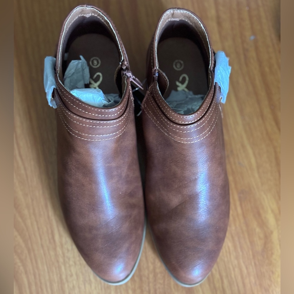 Chic Brown Women’s Ankle Boots Size 8